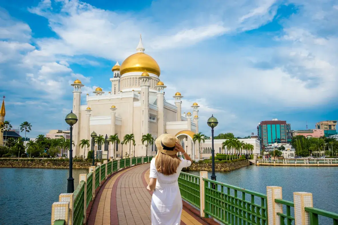 cash and atms in brunei atm fee saver