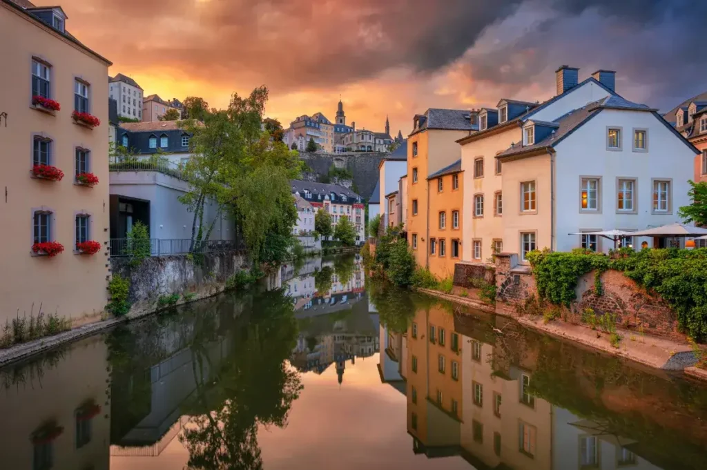 cash and fee free atms in luxembourg